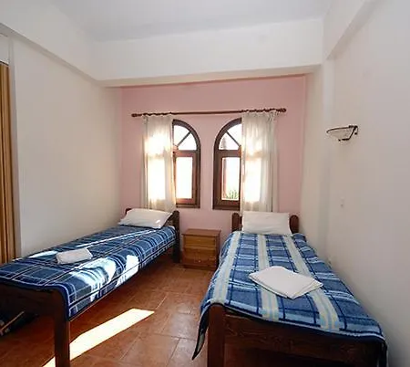 酒店 Porto Kalliali *